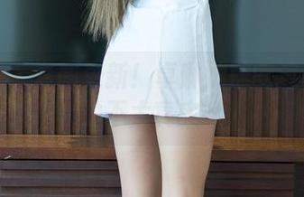 青豆客 – 套图更新！卓琳妹妹的连衣裙美的不太真实哦