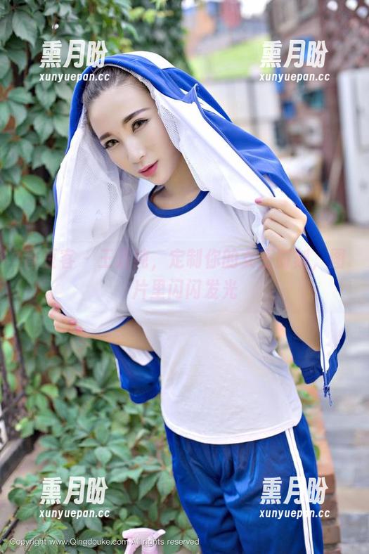 青豆客 - 王语纯，定制你的女王时刻，图片里闪闪发光