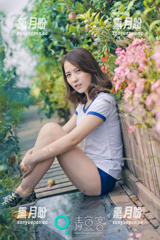 青豆客 - 顾欣怡的夏日小溪套图，下载后请自带屏幕清洁布，小水珠那么迷人！