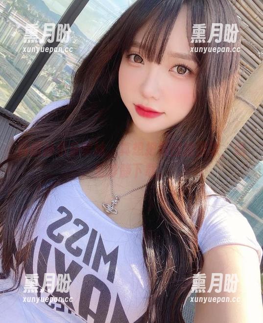 韩国孙乐乐学妹，真想把原图搬回家，然后静静下载。