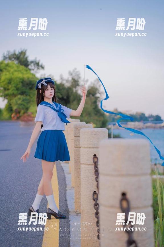 黏黏团子兔的写真集更新来了，快来打卡花园小偷的人生！