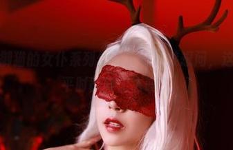 看了黑白御猫的女仆系列合集，我不禁想问，这样的造型平时能穿出去吗？
